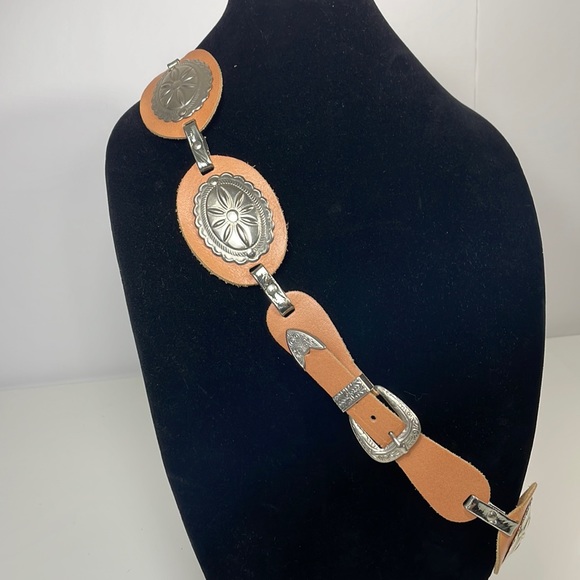 VINTAGE VERMILLION Leather bohemian cowboy belt, Size M - Picture 2 of 10